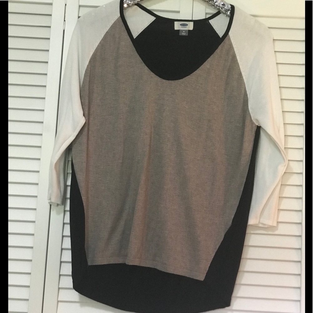 Old Navy | v-neck baseball tee